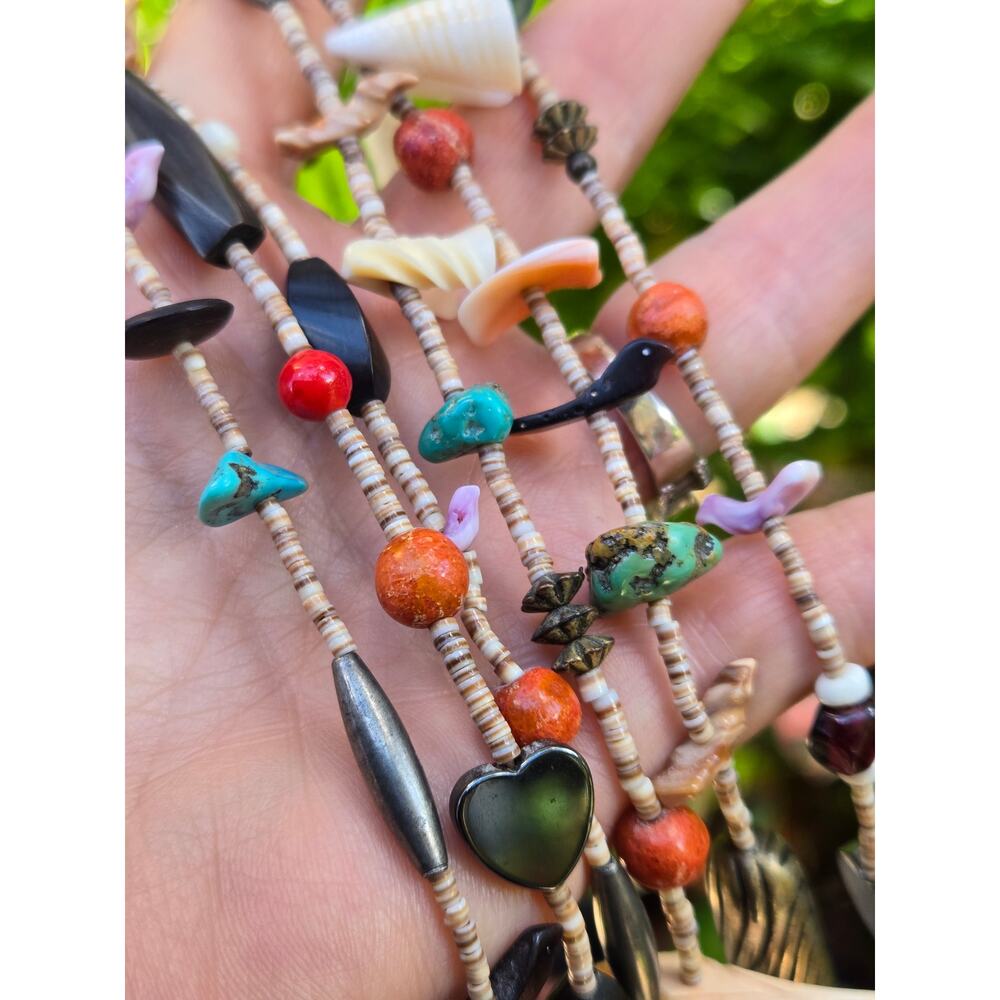 VTG Zuni Native American Stone & Carved Shell 3 Strand Heishe Fetish Necklace